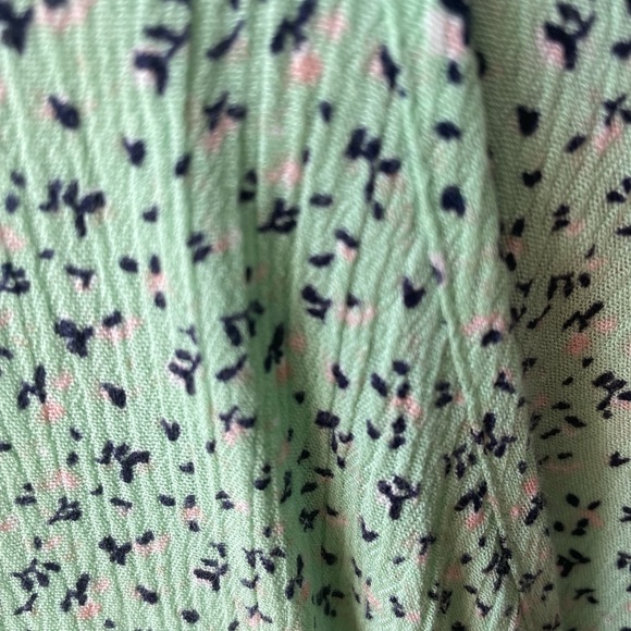 BCBGeneration green blouse, size M - Picture 2 of 7